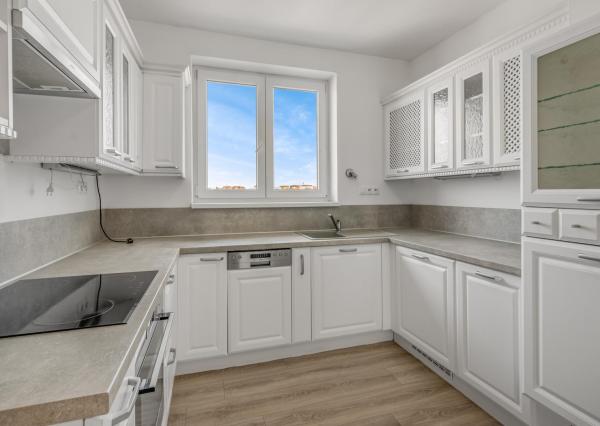 Prenájom 2-izbový byt 61 m2, Vajanského, Piešťany
