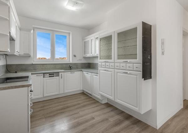 Prenájom 2-izbový byt 61 m2, Vajanského, Piešťany