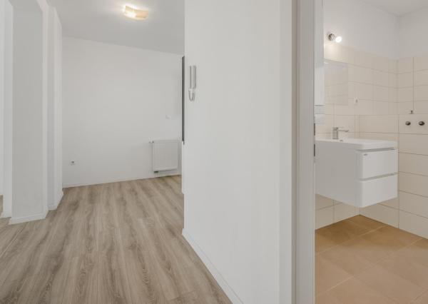 Prenájom 2-izbový byt 61 m2, Vajanského, Piešťany