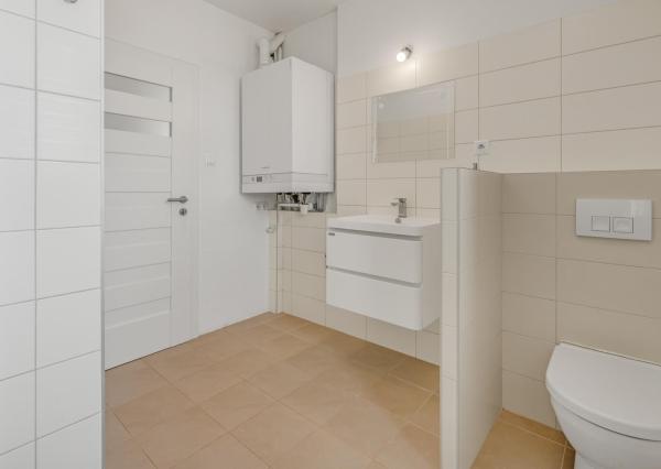 Prenájom 2-izbový byt 61 m2, Vajanského, Piešťany