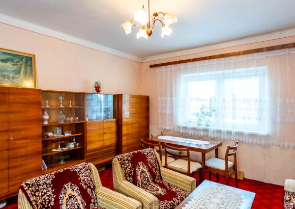 Exkluzívne na predaj rodinný dom v tokajskej obci Čerhov.