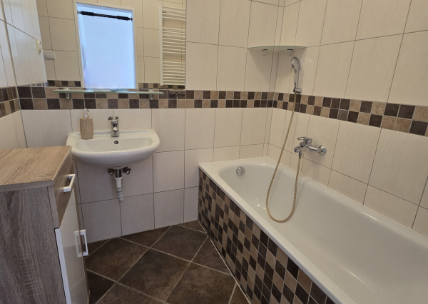 Exkluzívna ponuka! Ponúkam na prenájom novostavba 2-izbový byt s balkónom v Poprade časť centrum ul. Levočská