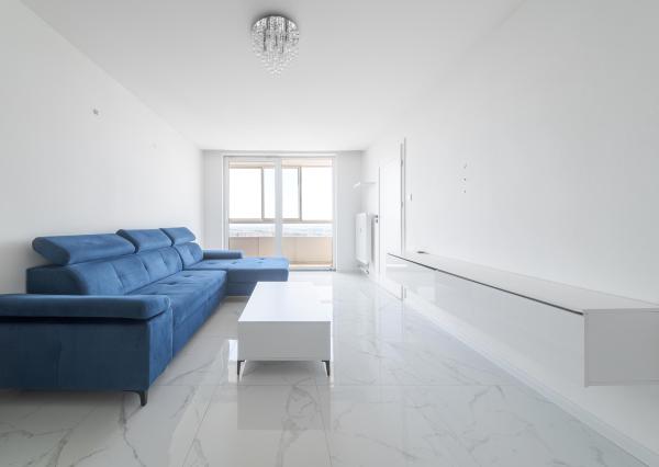 1,5-izbový, predaj, kompletná rekonštrukcia, 43 m2, pražský typ, loggia, Buzulucká, Košice