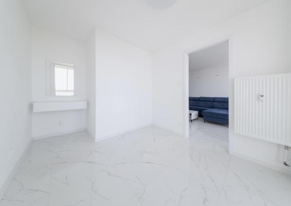 1,5-izbový, predaj, kompletná rekonštrukcia, 43 m2, pražský typ, loggia, Buzulucká, Košice