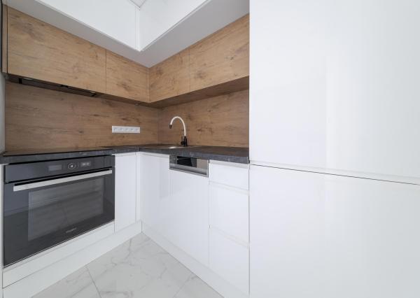 1,5-izbový, predaj, kompletná rekonštrukcia, 43 m2, pražský typ, loggia, Buzulucká, Košice