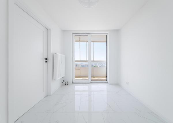1,5-izbový, predaj, kompletná rekonštrukcia, 43 m2, pražský typ, loggia, Buzulucká, Košice