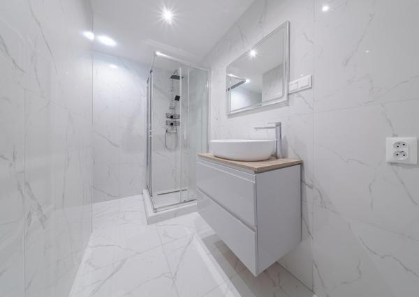 1,5-izbový, predaj, kompletná rekonštrukcia, 43 m2, pražský typ, loggia, Buzulucká, Košice