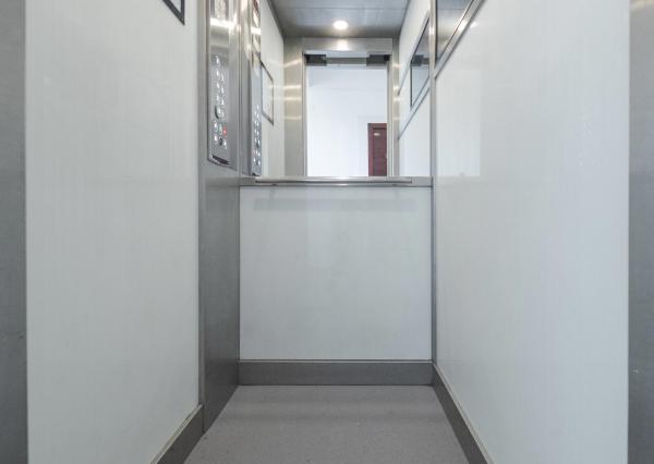 1,5-izbový, predaj, kompletná rekonštrukcia, 43 m2, pražský typ, loggia, Buzulucká, Košice