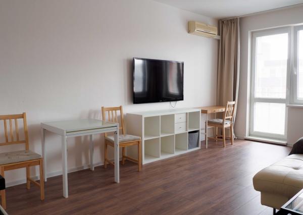 Na prenájom 1-izbový byt s balkónom, 42 m2, Vyšehradská ulica, Bratislava-Petržalka