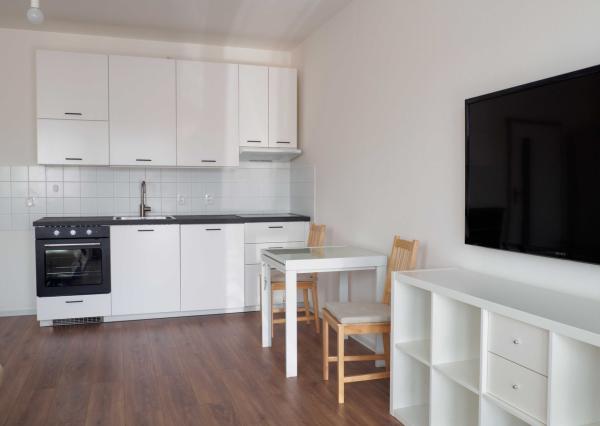 Na prenájom 1-izbový byt s balkónom, 42 m2, Vyšehradská ulica, Bratislava-Petržalka