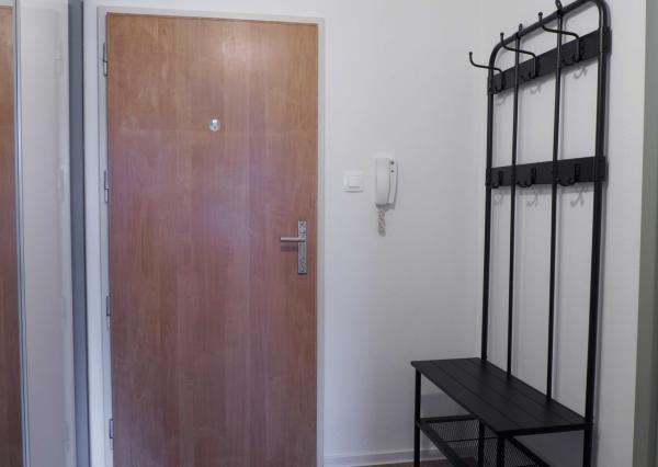 Na prenájom 1-izbový byt s balkónom, 42 m2, Vyšehradská ulica, Bratislava-Petržalka