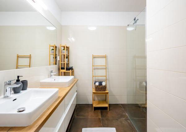 NA PREDAJ veľkometrážny 4-izbový byt 166,94 m² s parkovacím státím a 2 loggiami – Zámocká ulica
