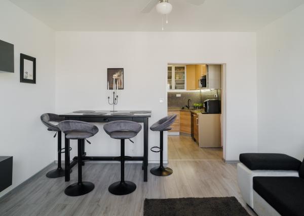 NA PREDAJ praktický 3-izbový byt po kompletnej rekonštrukcii, 55,59 m², ul. Furdekova – Petržalka
