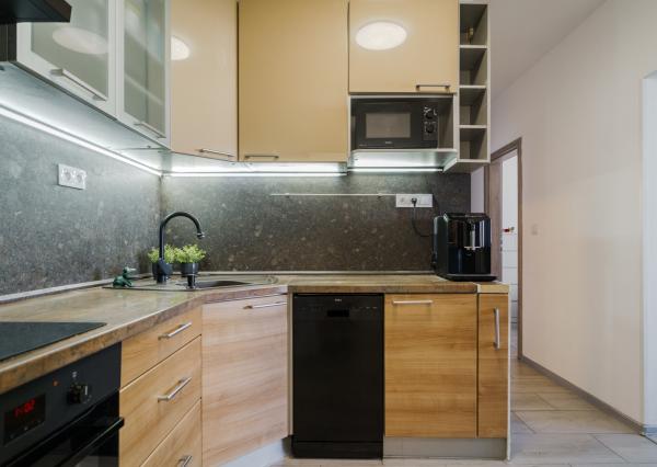 NA PREDAJ praktický 3-izbový byt po kompletnej rekonštrukcii, 55,59 m², ul. Furdekova – Petržalka