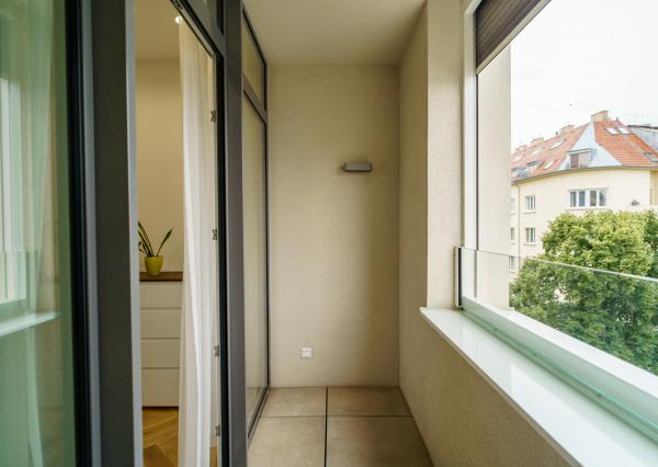VÝNIMOČNÝ 3-IZBOVÝ BYT S IKONICKÝM VÝHĽADOM NA MODRÝ KOSTOLÍK | 2 LODŽIE, BALKÓN A 2 PARKOVACIE MIESTA