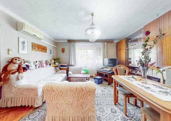 2,5 izb. byt s garážou a 2 záhradkami, Krupina