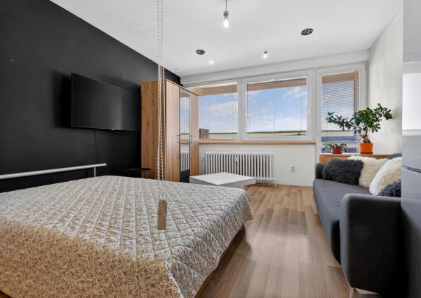 REZERVOVANÉ - Na predaj zrekonštruovaný a zariadený 1-izbový byt, 37,54 m2, Sekurisova ulica, Bratislava-Dúbravka
