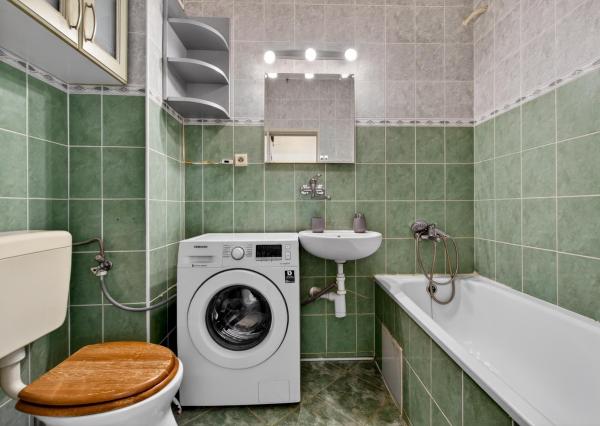 REZERVOVANÉ - Na predaj zrekonštruovaný a zariadený 1-izbový byt, 37,54 m2, Sekurisova ulica, Bratislava-Dúbravka