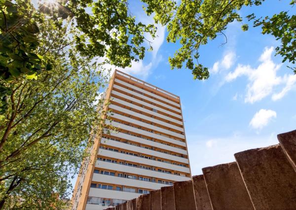 REZERVOVANÉ - Na predaj zrekonštruovaný a zariadený 1-izbový byt, 37,54 m2, Sekurisova ulica, Bratislava-Dúbravka