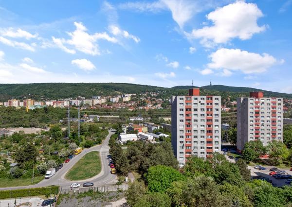 REZERVOVANÉ - Na predaj zrekonštruovaný a zariadený 1-izbový byt, 37,54 m2, Sekurisova ulica, Bratislava-Dúbravka