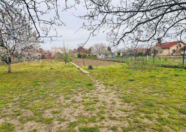 Na  predaj stavebný pozemok 800 m2, Križovany nad Dudváhom, okres Trnava