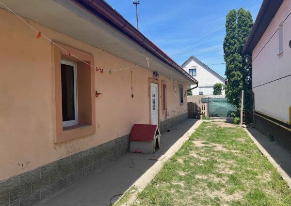 Na predaj rodinný dom, 493 m2, Školská ulica, Zemianska Olča, okres Komárno