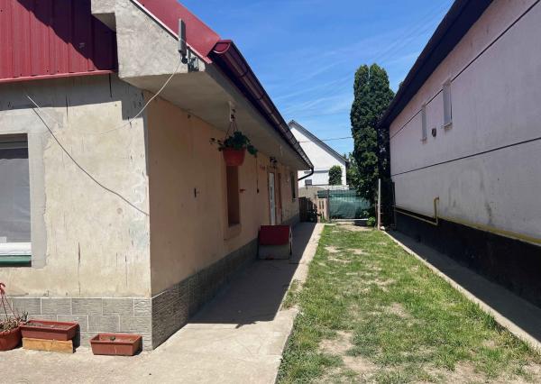 Na predaj rodinný dom, 493 m2, Školská ulica, Zemianska Olča, okres Komárno