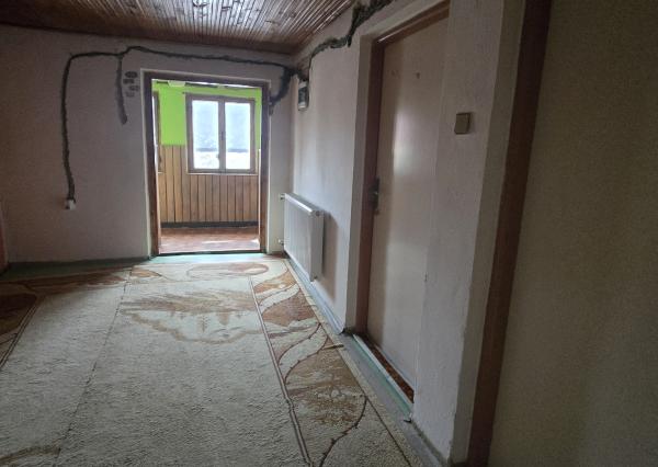 REZERVOVANÉ - Exkluzívne na predaj rodinný dom po čiastočnej rekonštrukcii v obci Holumnica, okres Kežmarok