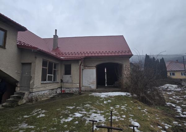 REZERVOVANÉ - Exkluzívne na predaj rodinný dom po čiastočnej rekonštrukcii v obci Holumnica, okres Kežmarok