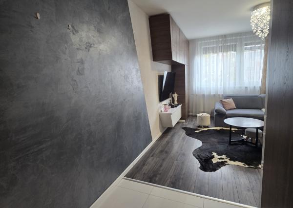 REZERVOVANÉ - Exkluzívne na predaj 4-izbový nadštandardný  byt s balkónom v Poprade na  ulici Šrobárovej