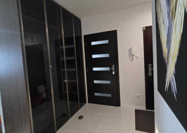 REZERVOVANÉ - Exkluzívne na predaj 4-izbový nadštandardný  byt s balkónom v Poprade na  ulici Šrobárovej