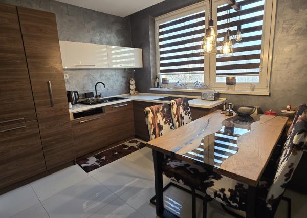 REZERVOVANÉ - Exkluzívne na predaj 4-izbový nadštandardný  byt s balkónom v Poprade na  ulici Šrobárovej