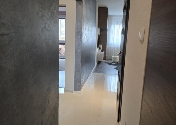 REZERVOVANÉ - Exkluzívne na predaj 4-izbový nadštandardný  byt s balkónom v Poprade na  ulici Šrobárovej