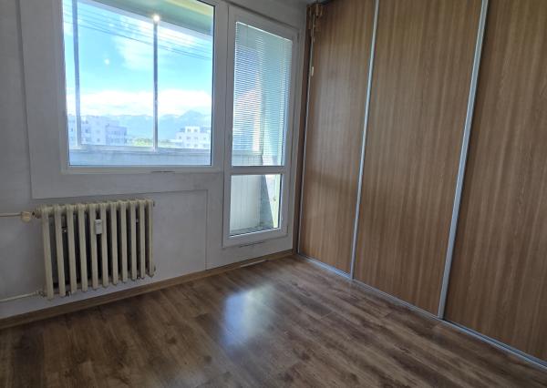 Exkluzívna ponuka! Ponúkam na predaj 4-izbový byt s balkónom v Poprade ul. Suchoňova